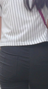 街拍重口味打底大屁股少妇