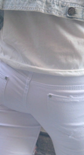 街拍白紧小少妇