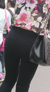 长腿细腰圆臀少妇