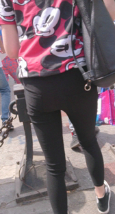 长腿黑紧裤宽臀