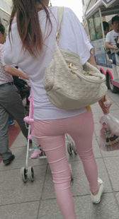 粉裤宽臀小少妇