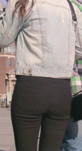 细腰宽臀大屁股小妹