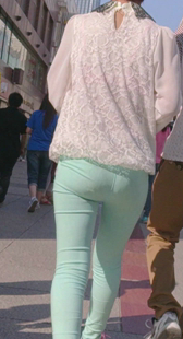 街拍紧身布裤小内痕