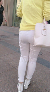 白裤配白鞋真性感