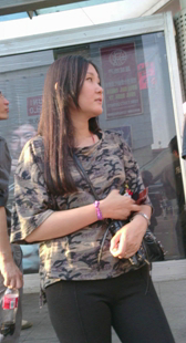 小靓妇紧身包臀黑裤