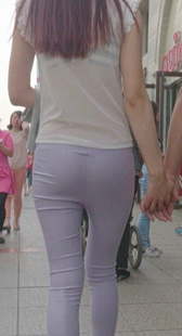 圆臀细腿小少妇