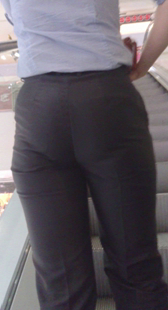 西裤超紧内痕上电梯