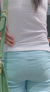 超紧蓝裤包臀少妇