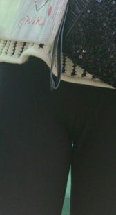 等公交包臀黑裤