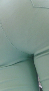 蓝裤成熟少妇丰臀