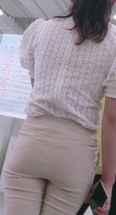 细腰大屁股靓妇