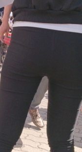 街拍黑紧打底裤夹不紧