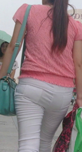 大屁股白紧包臀少妇