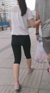 超紧健美裤少妇