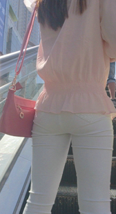 电梯白紧大屁股张这么开