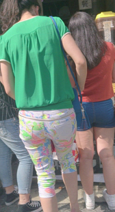 圆臀花裤真性感