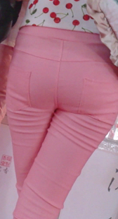 成人展粉裤小少妇