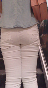 电梯大屁股白紧裤