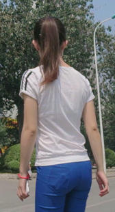 街拍蓝裤包臀视频