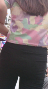 打底黑裤小妹PP大