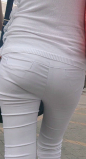 街拍紧身白布裤