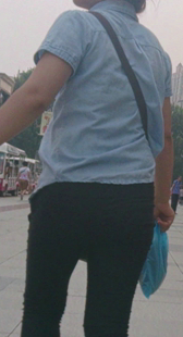 打底黑裤口味重