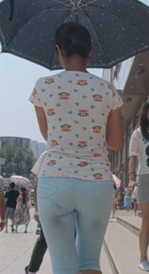 街拍蓝裤大屁股