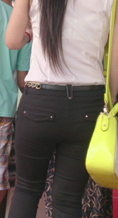 超紧黑裤长腿少妇