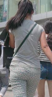 布裤少妇臀包这么紧