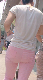 性感粉裤大屁股少妇