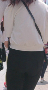 街拍大屁股黑紧裤视频