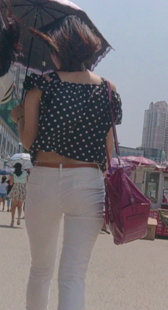 性感细腰丰臀靓妇