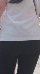 打底黑裤配红鞋