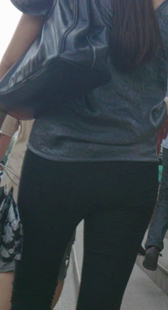 长腿打底裤少妇