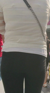 小少妇包臀黑裤