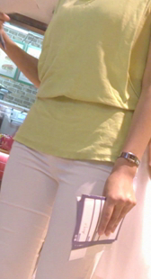 商场白紧包臀少妇