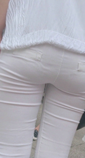 白裤少妇内痕明显