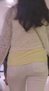 跟拍商场白紧裤