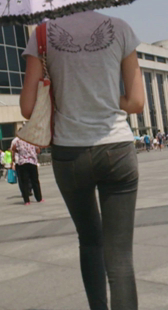 街拍包臀布裤细腰屁股大