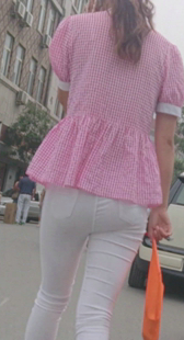 白紧布裤就是性感