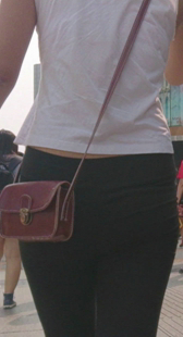 打底黑裤屁股大又圆