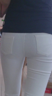 白紧包臀明显夹不紧