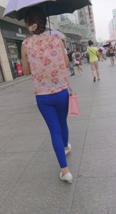 黑紧小高跟少妇