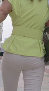 街拍白紧七分裤