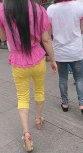 黄紧七分裤少妇