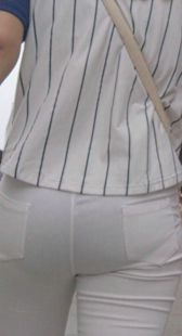 少妇白紧布裤内痕明显