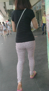 包臀小少妇PP还挺翘