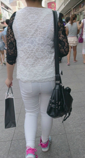 超紧白布裤小少妇