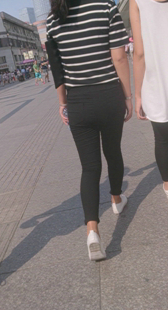 高腰包臀紧身黑裤