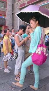 靓丽蓝裤小少妇